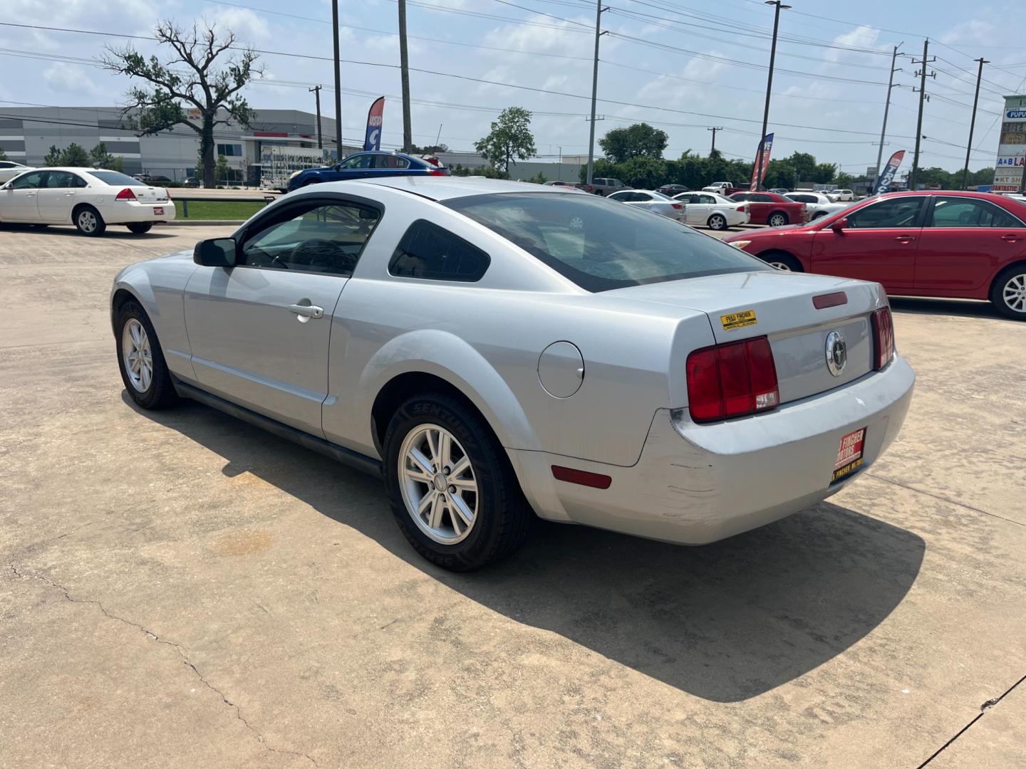 2007 SILVER /gray Ford Mustang (1ZVFT80N475) , Automatic transmission, located at 14700 Tomball Parkway 249, Houston, TX, 77086, (281) 444-2200, 29.928619, -95.504074 - Photo#4